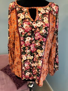 Tru Luxe Jeans Floral Patchwork Keyhole Top in Black, Orange & Pink